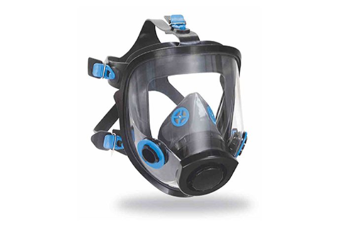 Маски и сумки к противогазам